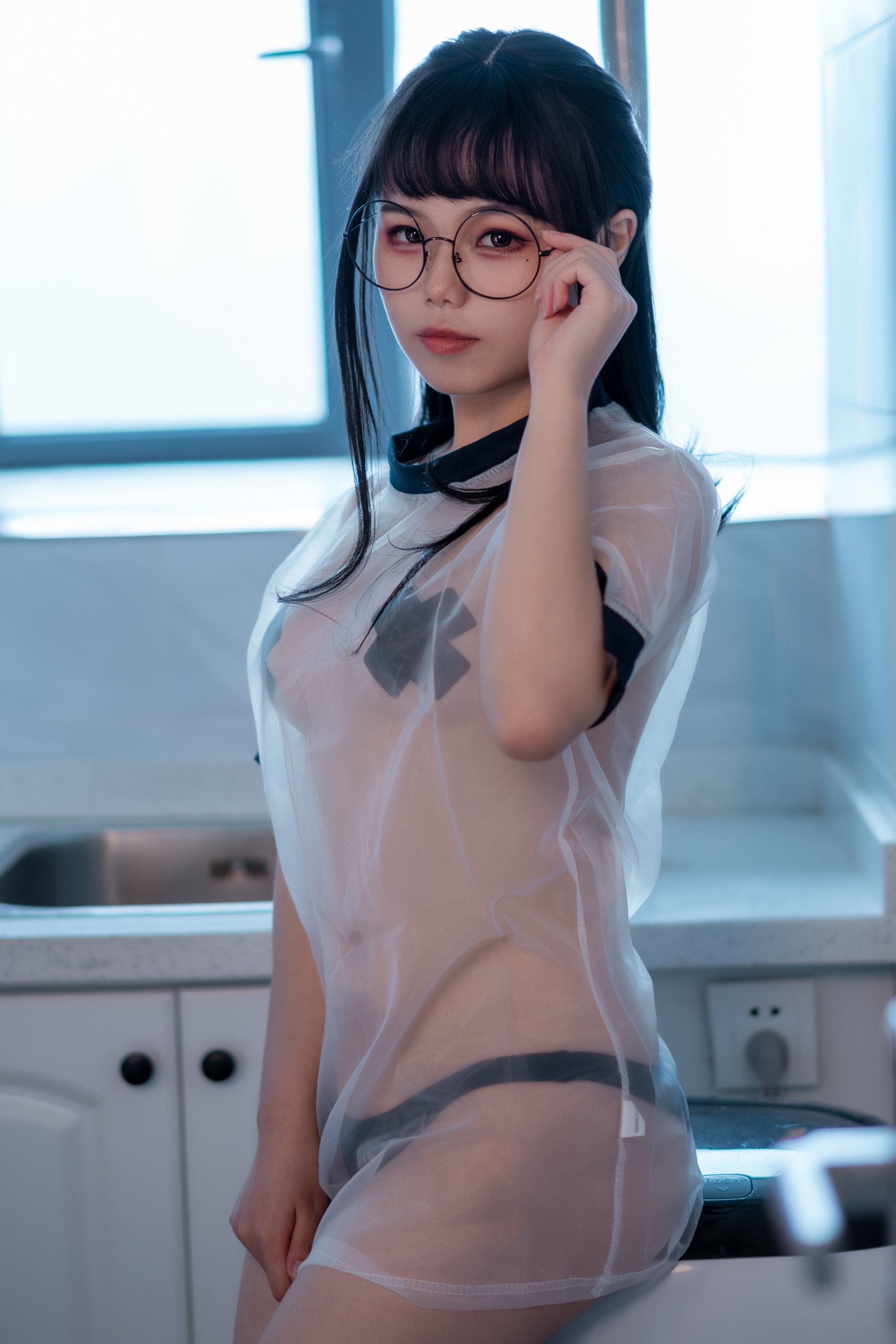 图片[1]-七月喵子 – NO.009 喝酸奶的眼镜娘 [35P]-XikXak